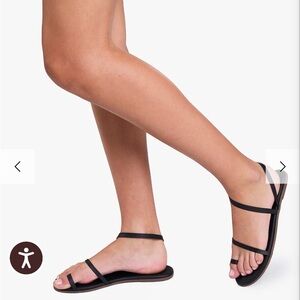 Tkees Mia Napa in Black